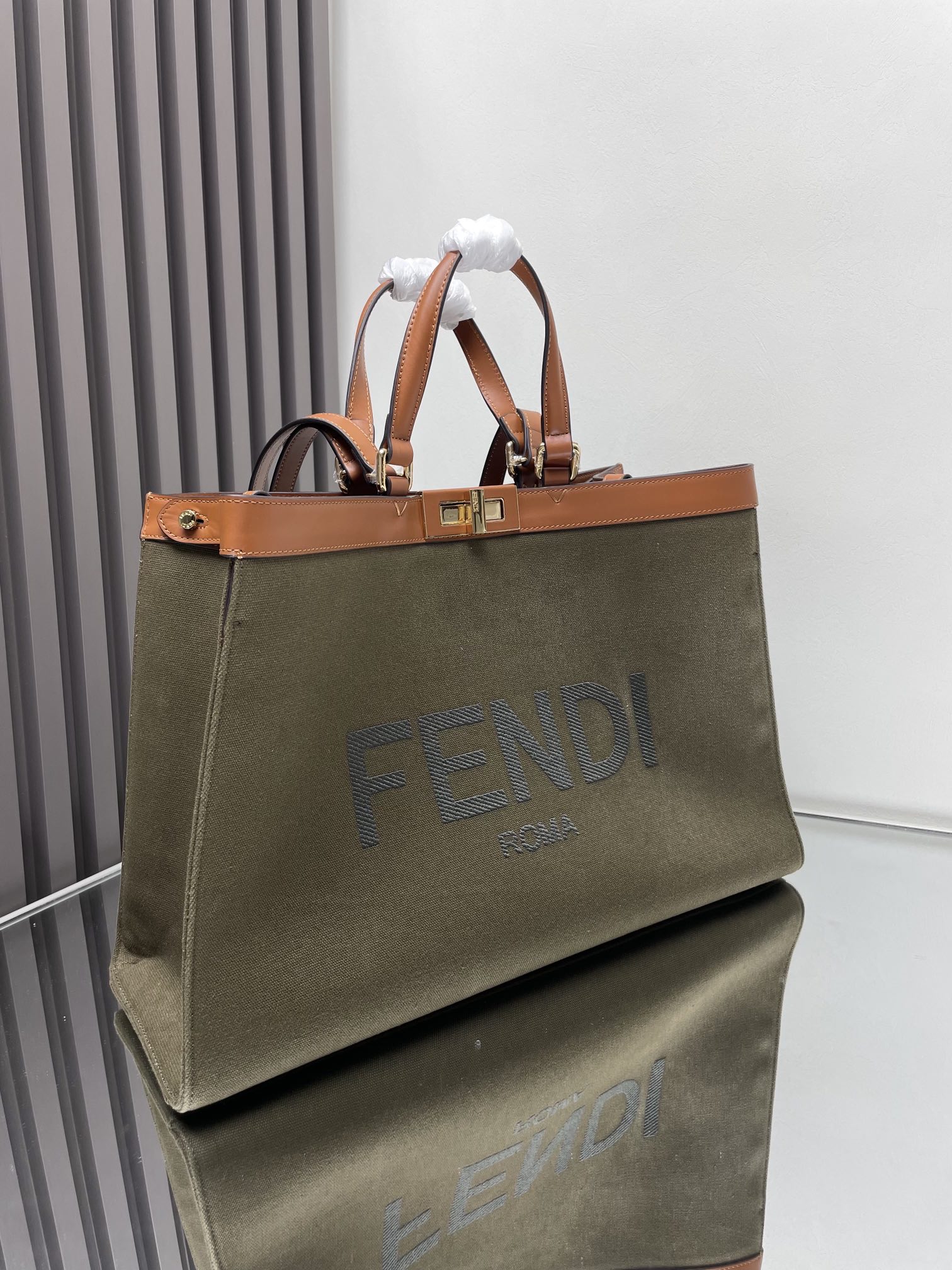 春夏 特集 フェンディ かばんn級品ミニショルダーバッグ キャンバス素材_2